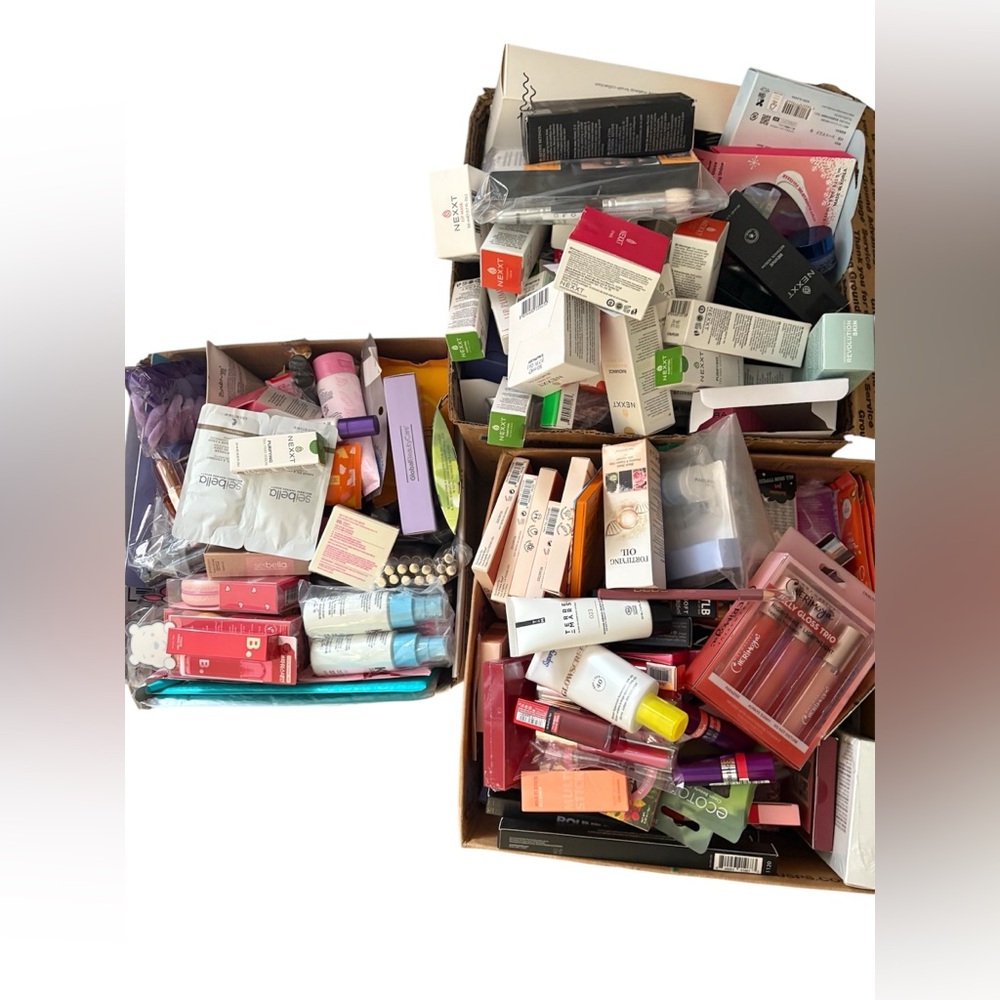 Peachy Keen Beauty box/Skin Care Box/Self Care Box/Jewelry/Hair Care - Picture 3 of 8